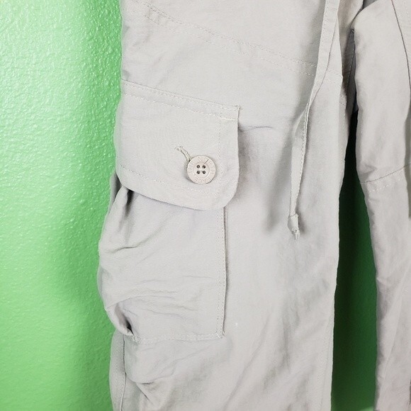 The North Face tan hiking cargo capris size 4 - Picture 6 of 11